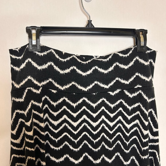 A.Byer , Black and White Maxi Skirt Chevron Stripes , Women’s Size XL - Picture 2 of 5